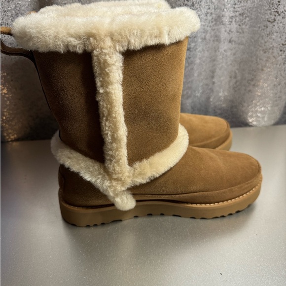 Ugg Boots - Size 7 - Picture 6 of 8